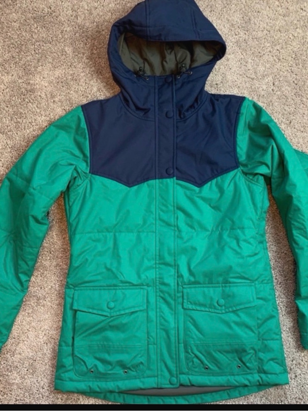 Women’s Holden Louisa Snowboard Jacket - Medium Gently used